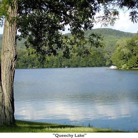 2 Bed Berkshire Getaway Minutes To Jiminy Peak Ski Ханкок Екстериор снимка
