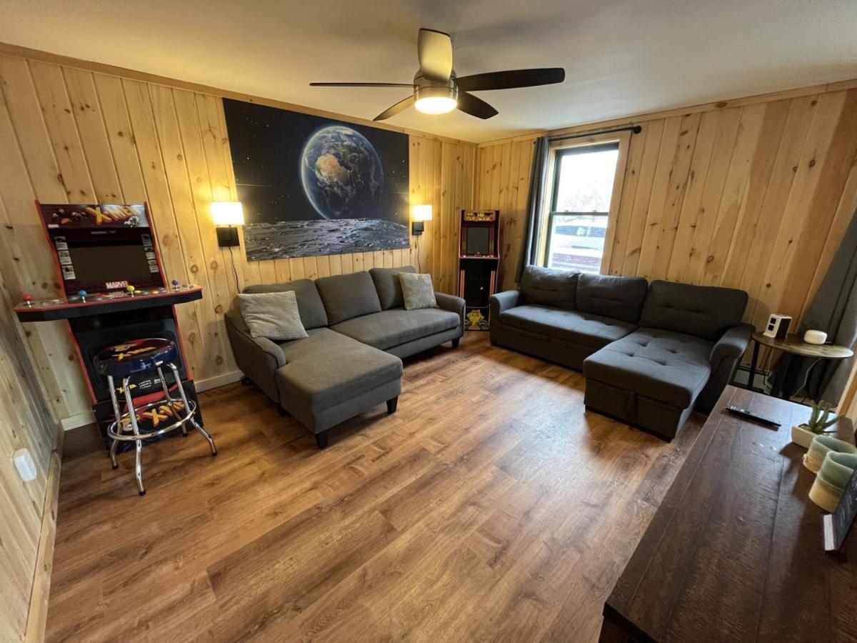 2 Bed Berkshire Getaway Minutes To Jiminy Peak Ski Ханкок Екстериор снимка