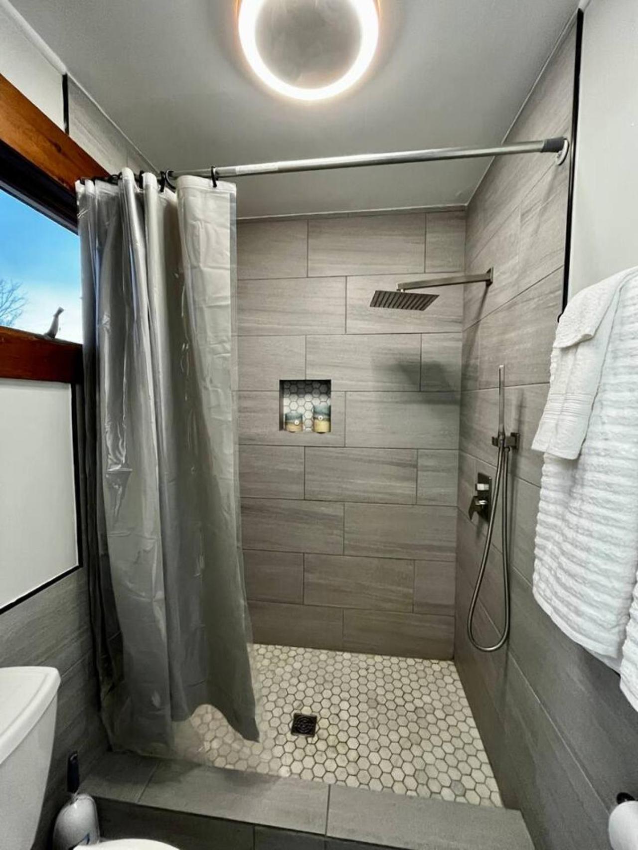 2 Bed Berkshire Getaway Minutes To Jiminy Peak Ski Ханкок Екстериор снимка